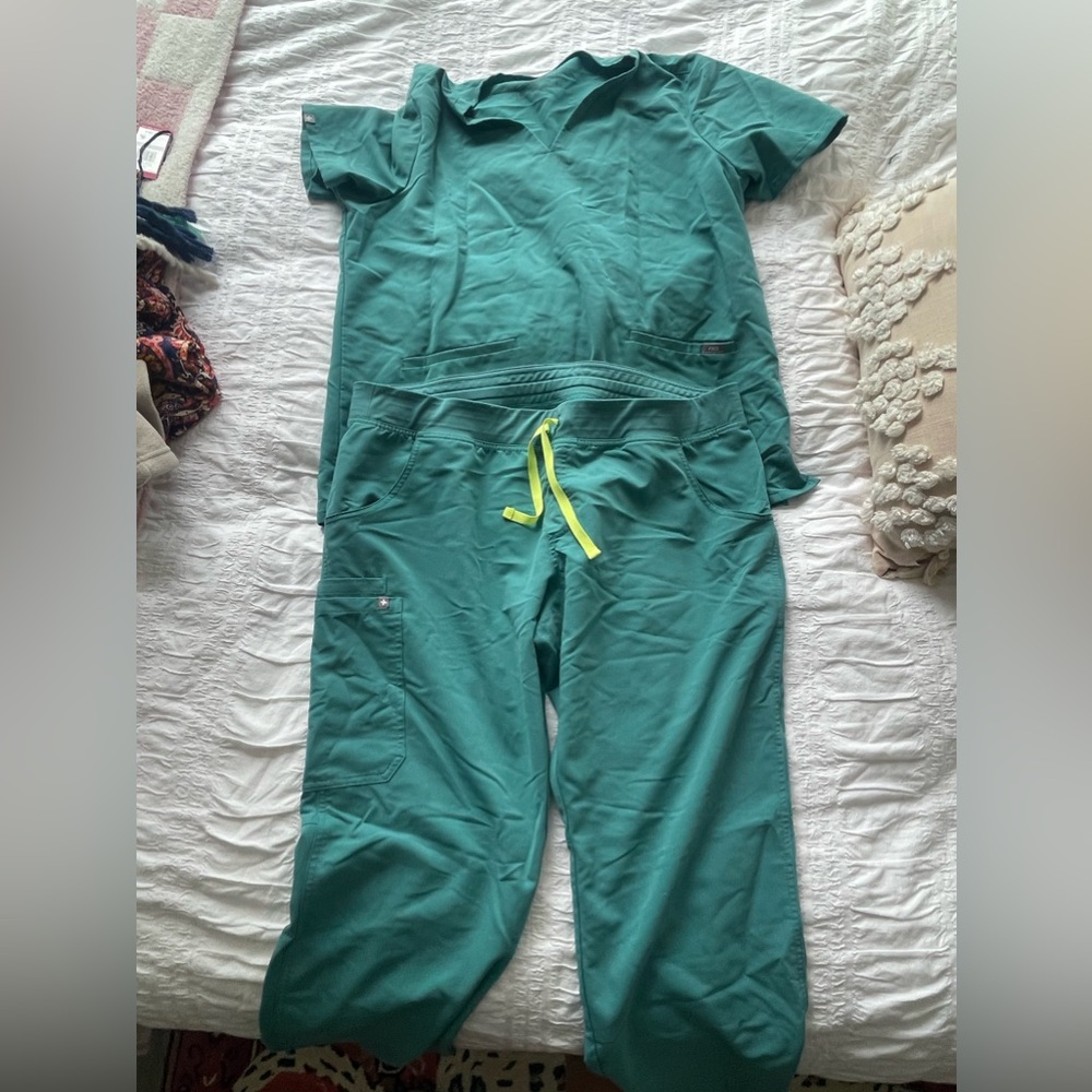 Figs Kade pants and Casma Scrub top - used in good condition